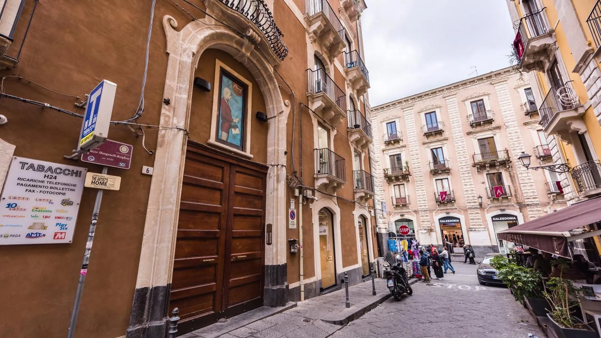 Rg9 Room Catania Italy